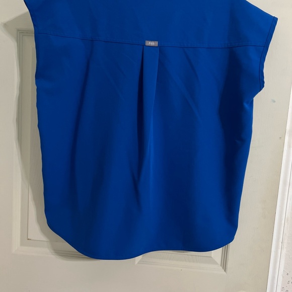 FIGS Technical Collection Royal Blue Oversized Rafaela Top - Picture 3 of 4